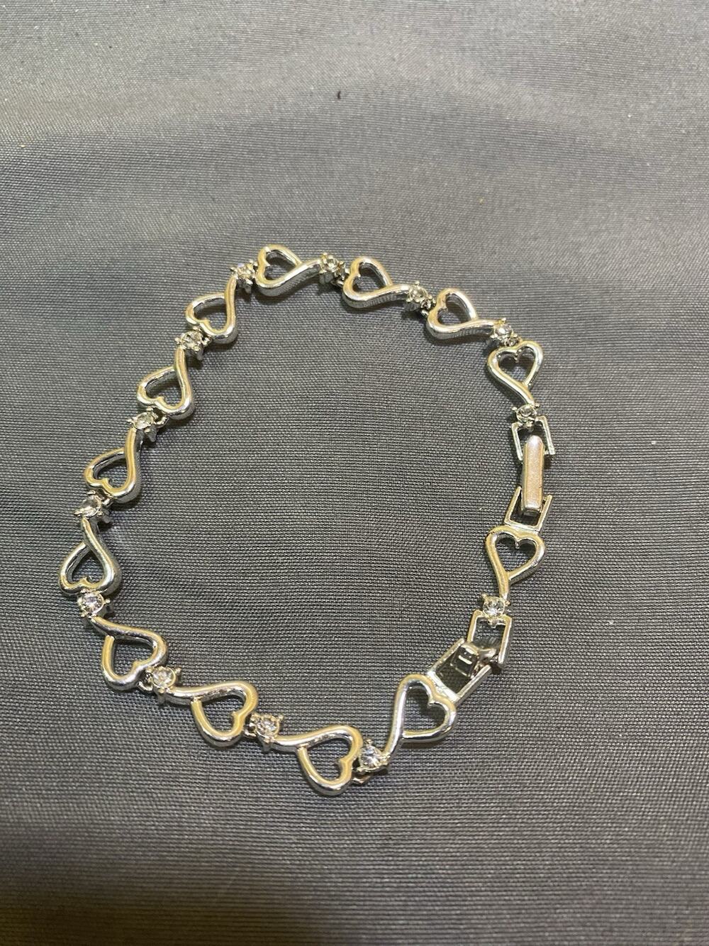 Vintage Avon Silver Tone Heart Link Rhinestone Bracelet Tennis Style 7–8”